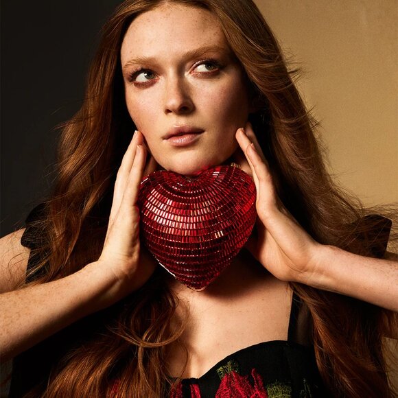 Betsey Johnson Kitsch Stole My Heart Small Crossbody Bag Red Rhinestones NWT - Picture 2 of 15